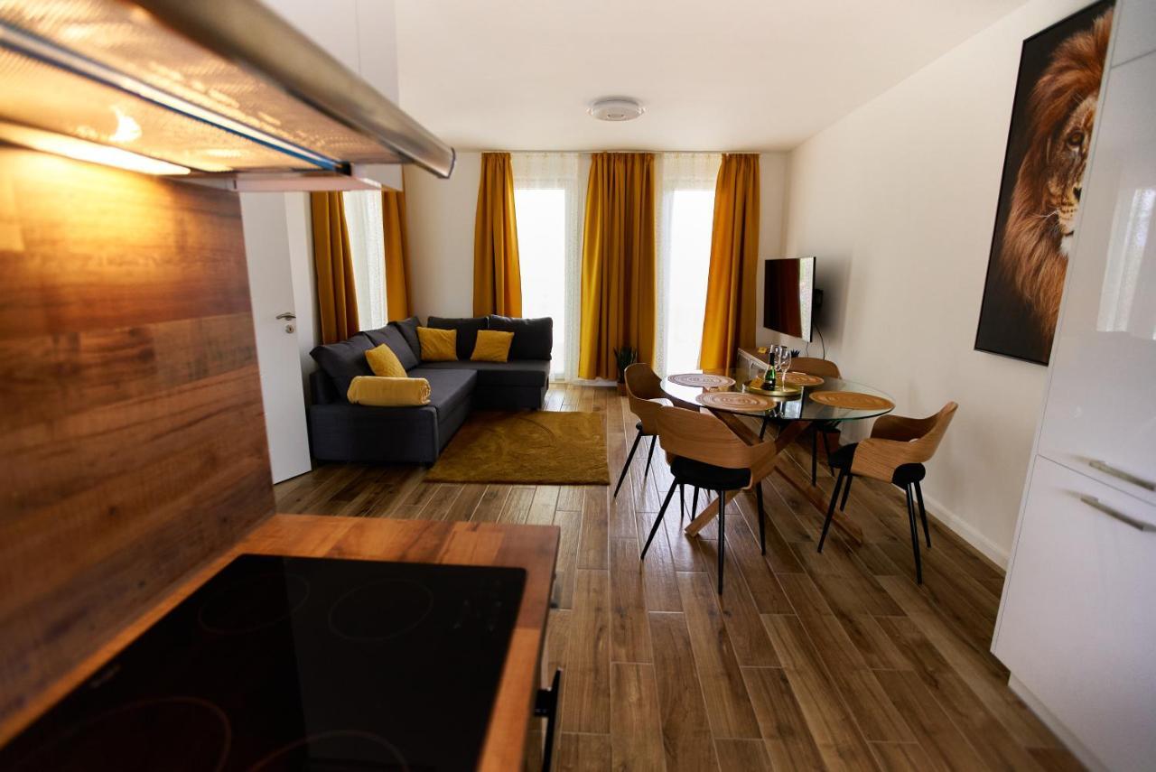 Ferienwohnung Starlight Bronze Szeged- Exclusive Exterior foto